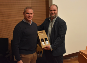 Πολιτισμική Επίσκεψη Στρατιωτικών της Ανώτατης Στρατιωτικής Διοίκησης Ηπείρου και Μακεδονίας (NRDC–GR) στο κτίριο της Σχολής Αριστοτέλους στη Νάουσα