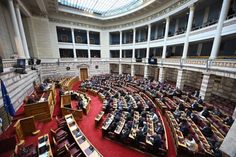 Στην ολομέλεια, το ΙΒ, η Σχοπλή παραστατικών τεχνών και ρύθμιση για τα Τέμπη