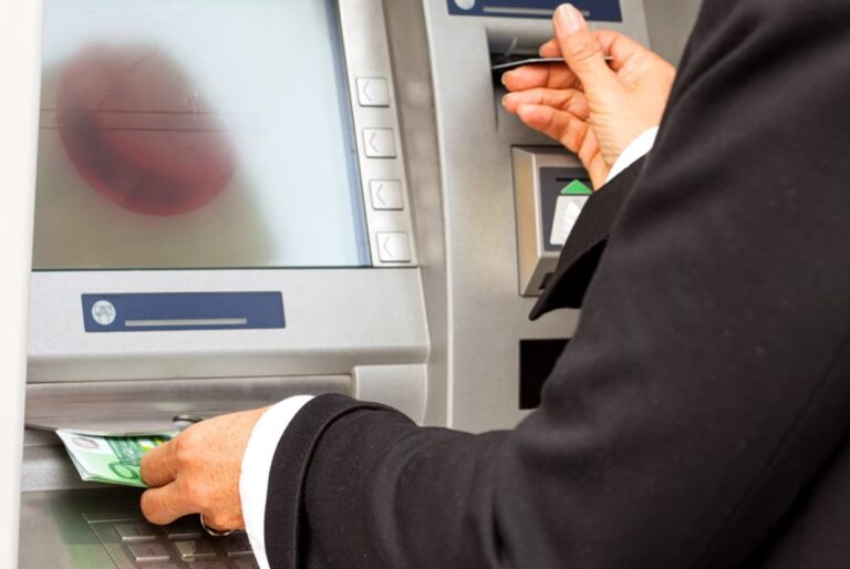 Συντάξεις Μαΐου: Πότε πληρώνονται, οι δύο ημερομηνίες από τον ΕΦΚΑ