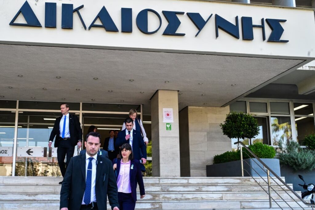ΟΠΕΚΕΠΕ: Λάδι στη φωτιά της διαμάχης κυβέρνησης – Κοβέσι ρίχνει η έκθεση Τυχεροπούλου