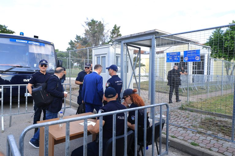 Ξεκίνησε στη Λάρισα η δίκη για τα Τέμπη – Κωνσταντοπούλου: «Η κυβέρνηση χρονοτριβεί για να κουκουλώσει ευθύνες»