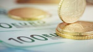 Κοινοί τραπεζικοί λογαριασμοί: Σε ποιες περιπτώσεις φορολογείται η μεταφορά χρημάτων – Πότε ο φόρος φθάνει ακόμα και το 40%