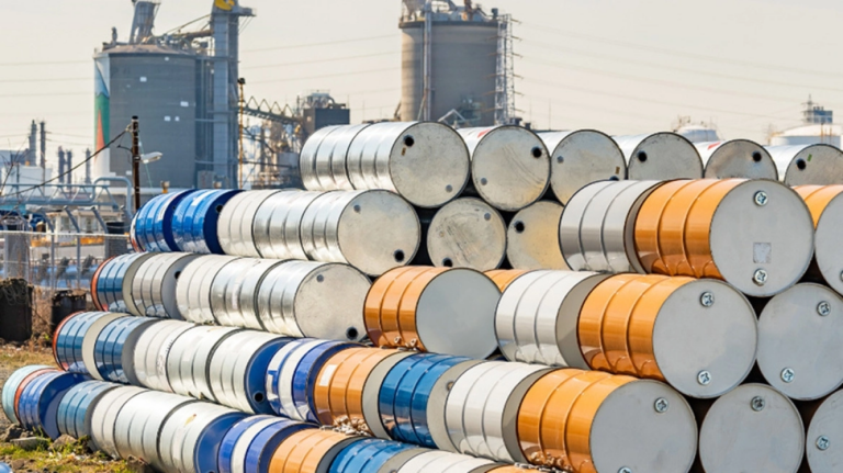 Πετρέλαιο: Κάτω από τα 82 δολάρια το Brent εν αναμονή των όρων της συμφωνίας Ουάσινγκτον – Τεχεράνης