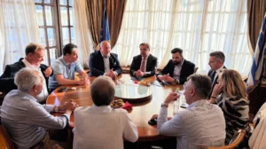 Επίσκεψη στην Ημαθία για τον Μαργαρίτη Σχοινά: Στο τραπέζι αρδευτικά έργα, μεταποίηση και αγροτική οδοποιία