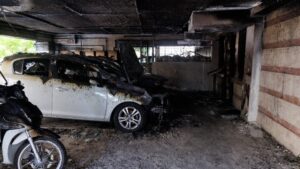 Δύο άνδρες και μία γυναίκα γνωστοί από τον αντιεξουσιαστικό χώρο οι συλληφθέντες για τις εμπρηστικές επιθέσεις στη Θεσσαλονίκη-Δύο ομάδες σύμφωνα με την ΕΛΑΣ