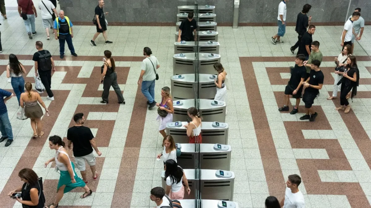 Δεκαπενταύγουστος:Πώς θα κινηθούν Μετρό, Τραμ και Λεωφορεία-Ποια θα λειτουργούν καθ’ όλο το 24ωρο